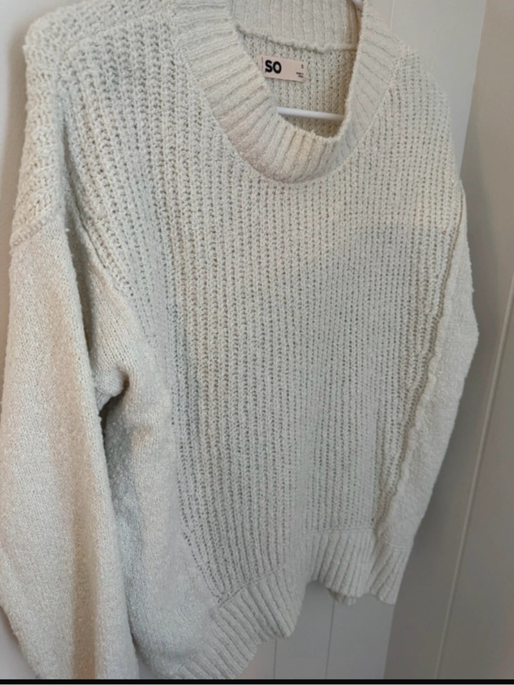 SO Cream Textured Turtleneck Sweater